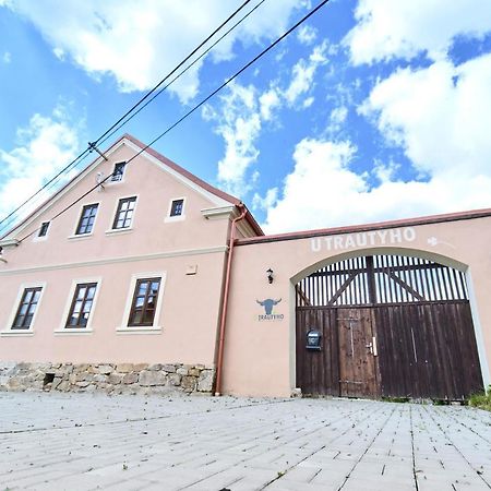 فندق U Trautyho Zadni Chodov المظهر الخارجي الصورة